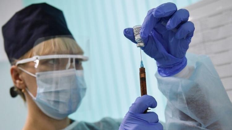 الكرملين: التطعيم العام ضد كورونا في روسيا يجب أن ينطلق قبل نهاية العام الجاري