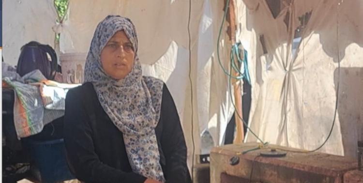 قسوة المعيشة في الحرب تدفع المعلمة سمية الكرد إلى إعداد الشاي والفستق لإعالة أسرتها