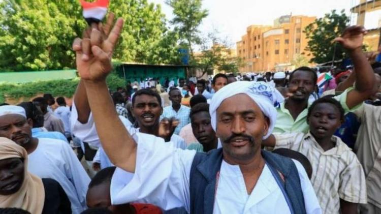برهان يعفي 6 سفراء سودانيين من مناصبهم