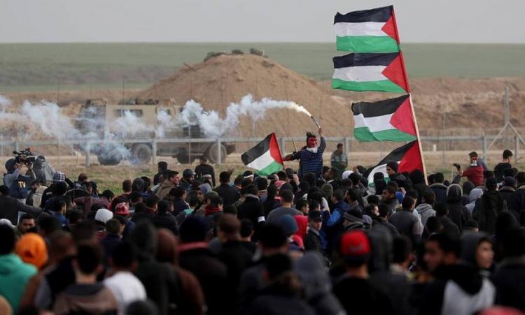 إصابات بالرصاص والاختناق جراء قمع الاحتلال لمسيرات العودة شرق غزة