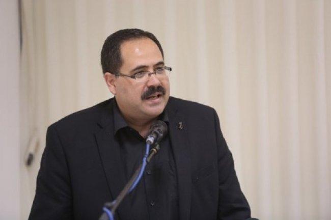 الاحتلال يحتجز وزير التربية صيدم بعد مشاركته في احتفال بمشفى المطلع
