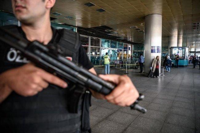 طبيب تونسي سافر ليعيد ابنه "الداعشي" فقتل في هجوم اسطنبول