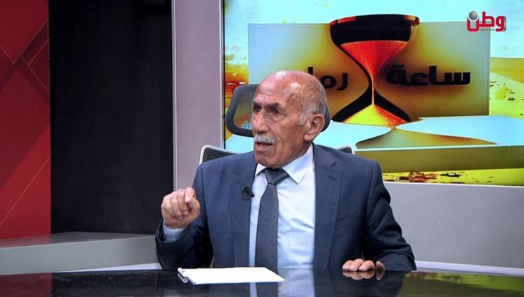 "وطن" تسائل رئيس اللجنة الشعبية لمخيم الفوار "وطن" تسائل رئيس اللجنة الشعبية لمخيم الفوار