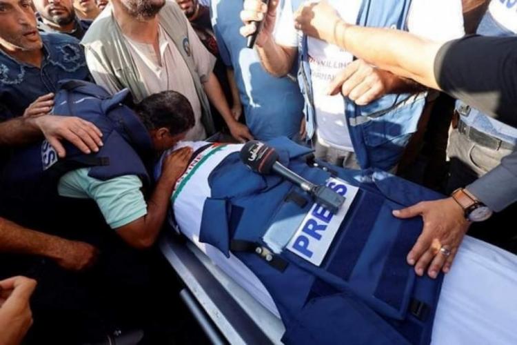 1120 انتهاكاً بحق الصحفيين ووسائل الإعلام بغزة منذ حرب الإبادة 1120 انتهاكاً بحق الصحفيين ووسائل الإعلام بغزة منذ حرب الإبادة