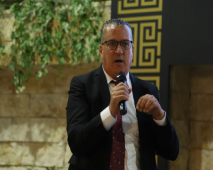 نحو تكاتف الجهود الوطنية للتخفيف وللتكيف مع أثار التغيرات المناخية في بلادنا نحو تكاتف الجهود الوطنية للتخفيف وللتكيف مع أثار التغيرات المناخية في بلادنا