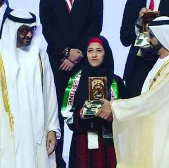أمل.. من مخيم اللجوء الى جائزة الابداع في ابو ظبي مرورا بوكالة ناسا للفضاء أمل.. من مخيم اللجوء الى جائزة الابداع في ابو ظبي مرورا بوكالة ناسا للفضاء