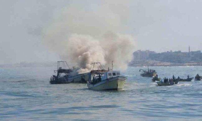 زوارق الاحتلال تطلق النار تجاه مراكب الصيد قبالة بحر غزة