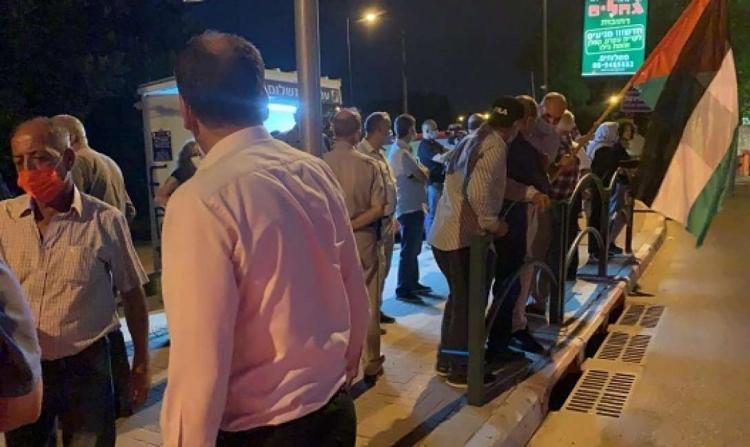 وقفة دعم وإسناد للأسرى المضربين عن الطعام أمام مستشفى "كابلان" وقفة دعم وإسناد للأسرى المضربين عن الطعام أمام مستشفى "كابلان"