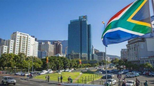 جنوب افريقيا تعلق عضوية مسؤولة بسبب تصريحات مؤيدة لدولة الاحتلال