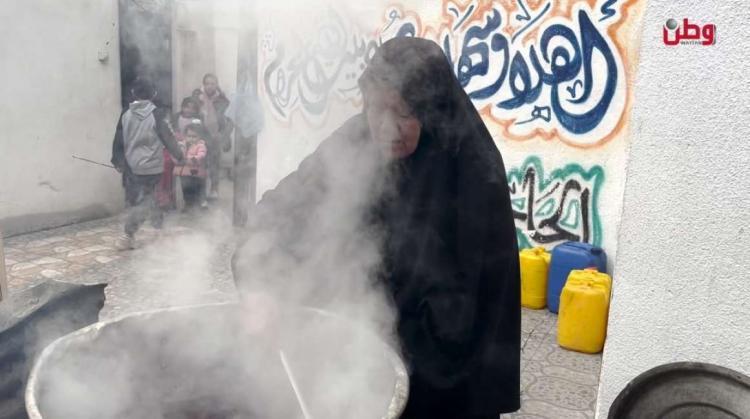 التّكيات في شمال غزة.. إطعام للنازحين في ظل شح المواد الغذائية التّكيات في شمال غزة.. إطعام للنازحين في ظل شح المواد الغذائية