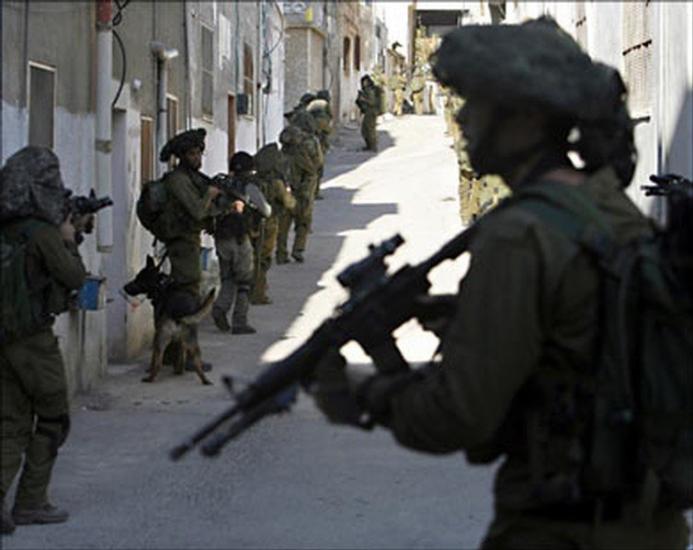 قوات الاحتلال تقتحم عدة منازل في بلدة يعبد