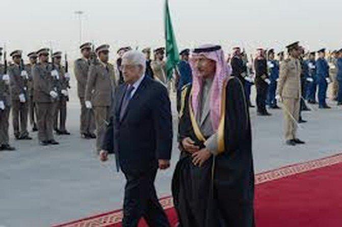الرئيس يدعو القمة الاقتصادية العربية لتنفيذ الخطة الإستراتيجية لدعم القدس الرئيس يدعو القمة الاقتصادية العربية لتنفيذ الخطة الإستراتيجية لدعم القدس