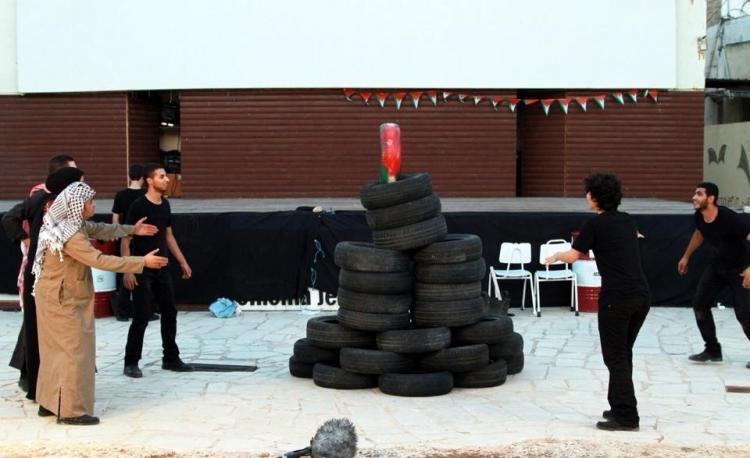 خاص لـ وطن: بالفيديو والصور..."توانة" مسرحية تجسد المقاومة الشعبية خاص لـ وطن: بالفيديو والصور..."توانة" مسرحية تجسد المقاومة الشعبية