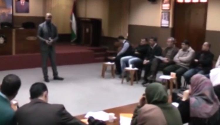 خاص لـ "وطن": بالفيديو... طولكرم: "العلاقات العامة".. جسور تعاون مع المواطن وعقبات في طريقها إلى الحل خاص لـ "وطن": بالفيديو... طولكرم: "العلاقات العامة".. جسور تعاون مع المواطن وعقبات في طريقها إلى الحل
