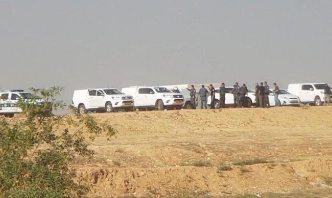 شرطة الاحتلال آليات الهدم تتمركز قرب رهط بالنقب