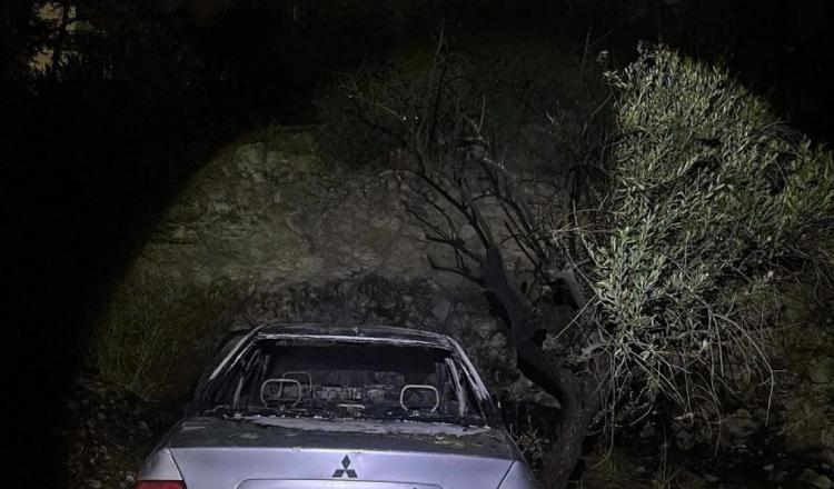مستوطنون يحرقون مسجدا ومركبة في مخماس مستوطنون يحرقون مسجدا ومركبة في مخماس
