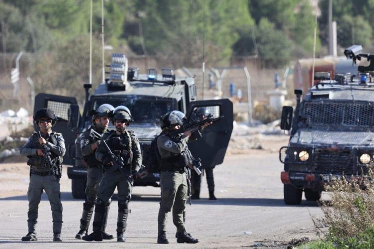 قوات الاحتلال تقتحم بلدة بيتونيا غرب رام الله قوات الاحتلال تقتحم بلدة بيتونيا غرب رام الله