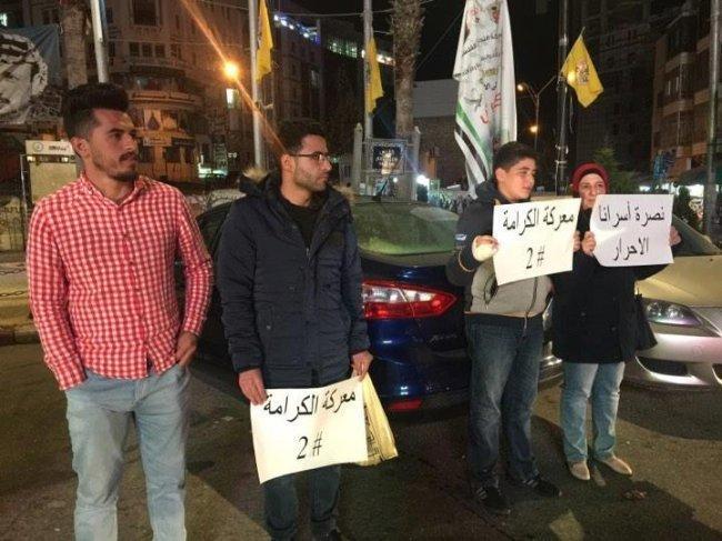 وزراء وامرأه وثلاثه شبان وزراء وامرأه وثلاثه شبان