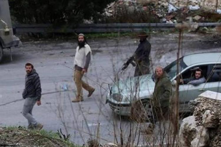 5 إصابات إثر انقلاب مركبة عقب هجوم للمستوطنين قرب يبرود شرق رام الله 5 إصابات إثر انقلاب مركبة عقب هجوم للمستوطنين قرب يبرود شرق رام الله