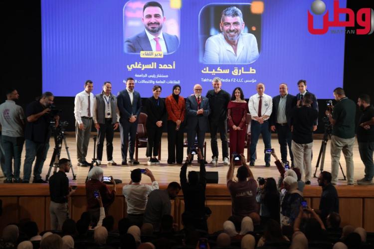 جامعة النجاح تجمع صناع التأثير.. حوار يربط التعليم بتجارب الميدان ويفتح نافذة على صناعة المستقبل أمام الطلبة جامعة النجاح تجمع صناع التأثير.. حوار يربط التعليم بتجارب الميدان ويفتح نافذة على صناعة المستقبل أمام الطلبة