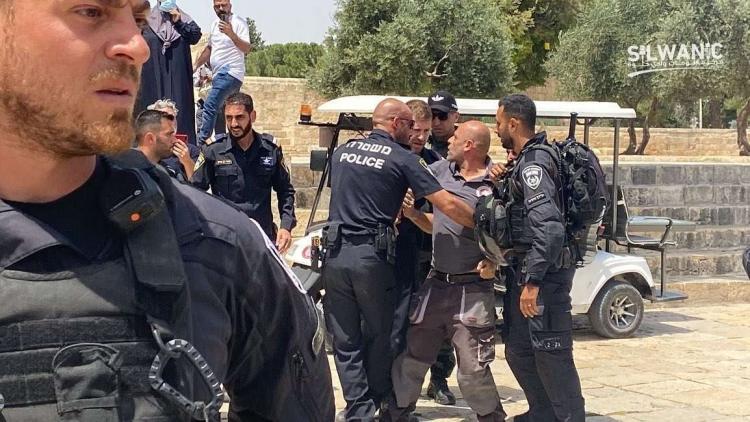 22 معتقلا في القدس المحتلة منذ الصباح والعدد قابل للزيادة