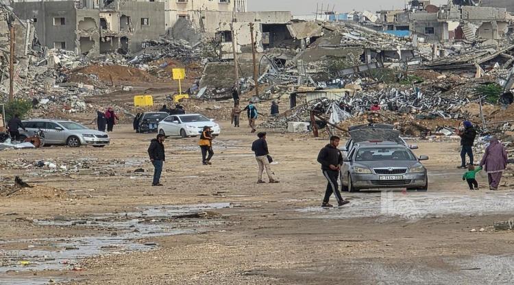 احتراق خيام نازحين قرب الخط الأصفر بخان يونس يثير مخاوف من نزوح جديد نحو المواصي احتراق خيام نازحين قرب الخط الأصفر بخان يونس يثير مخاوف من نزوح جديد نحو المواصي