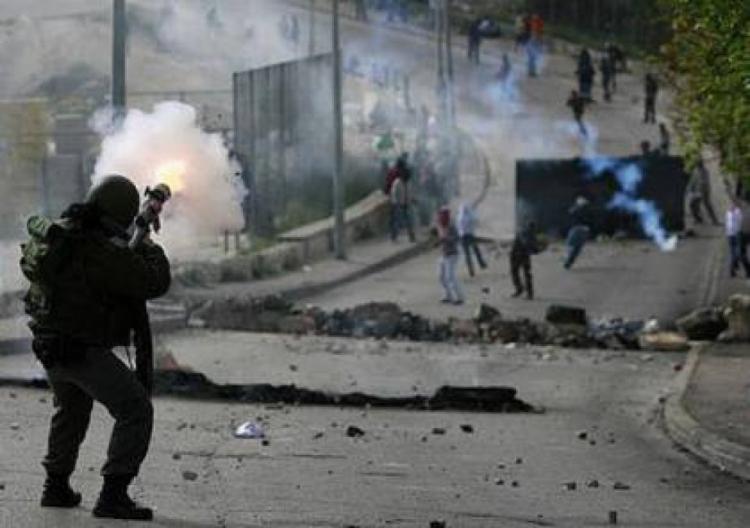 إصابة شاب بالرصاص والعشرات بالاختناق خلال قمع الاحتلال مسيرة كفر قدوم الأسبوعية