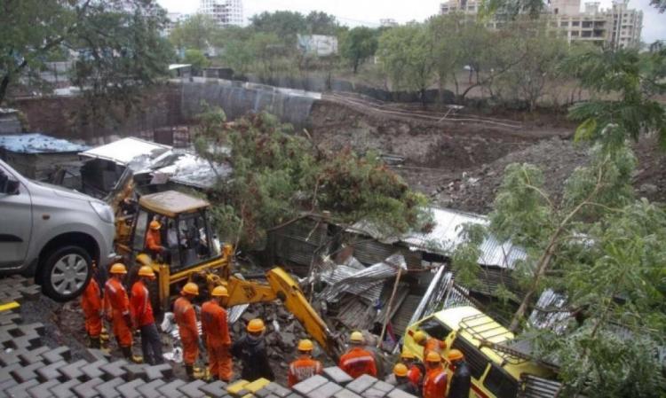 الهند: مصرع 17 شخصًا إثر انهيار جدار بسبب الامطار
