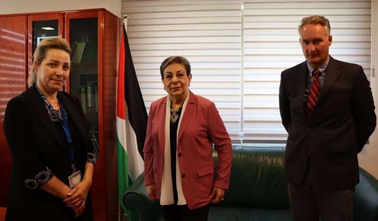 حنان عشراوي تستقبل رئيسة البعثة الأوروبية لمساندة الشرطة الفلسطينية والمستشار السياسي للبعثة
