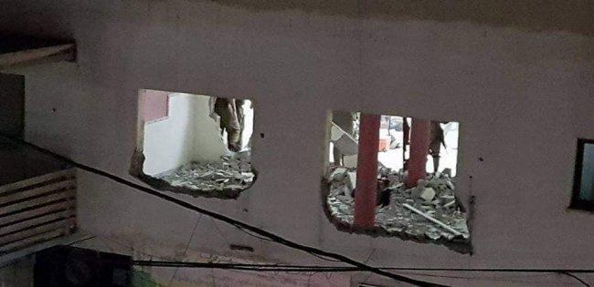 فيديو | الاحتلال يهدم منزل الأسير علاء قبها في برطعة