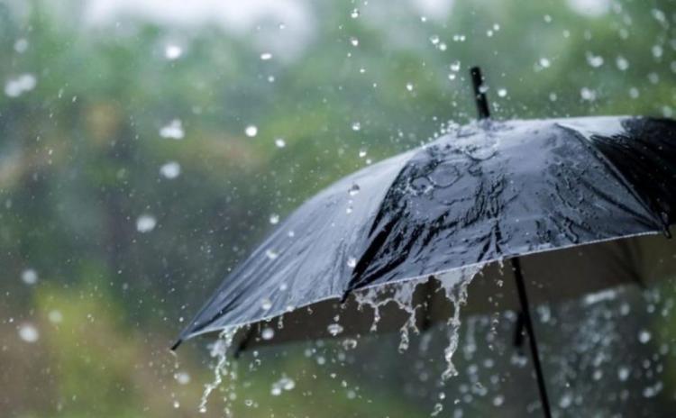 الطقس: أجواء ماطرة غزيرة أحيانا ورياح نشطة الطقس: أجواء ماطرة غزيرة أحيانا ورياح نشطة