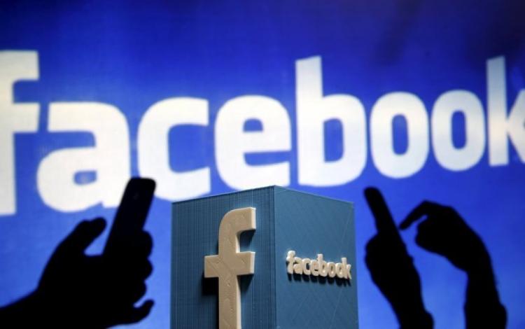"فيسبوك" يدرس حظر الإعلانات السياسية قبيل انتخابات الرئاسة الأمريكية