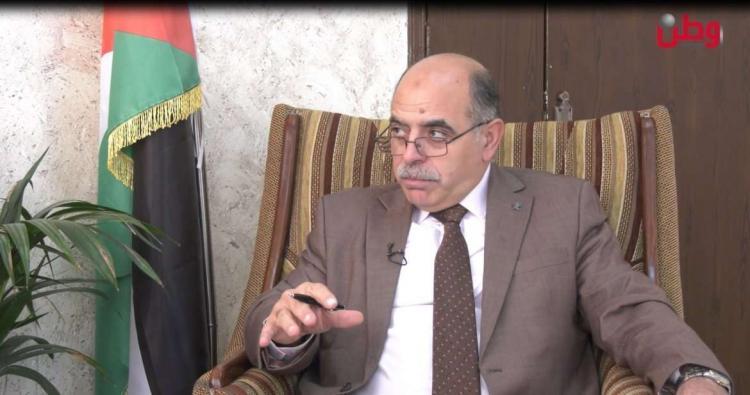 وطن تسائل رئيس بلدية بيت أمر نصر اخليل..
