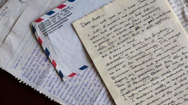 رسائل غرامية لأوباما تكشف تفاصيل حياته