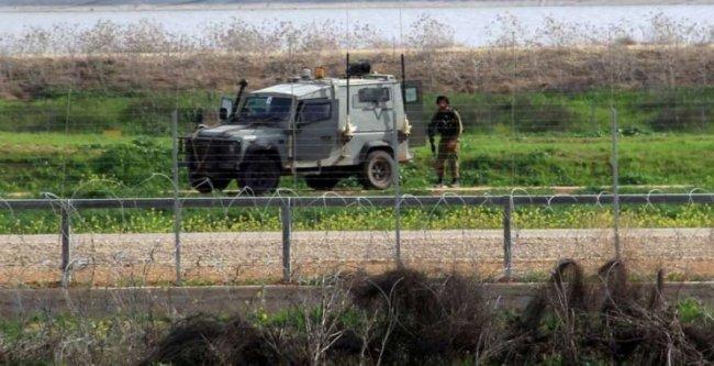 الاحتلال يعتقل شابين اجتازا السياج شمال غزة