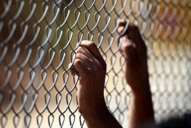 خمسة أسرى يدخلون أعوامًا جديدة في سجون الاحتلال