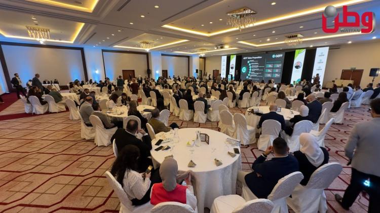 البنك الأوروبي لإعادة الإعمار والتنمية يطلق برنامج تمويل الاقتصاد الأخضر في فلسطين البنك الأوروبي لإعادة الإعمار والتنمية يطلق برنامج تمويل الاقتصاد الأخضر في فلسطين