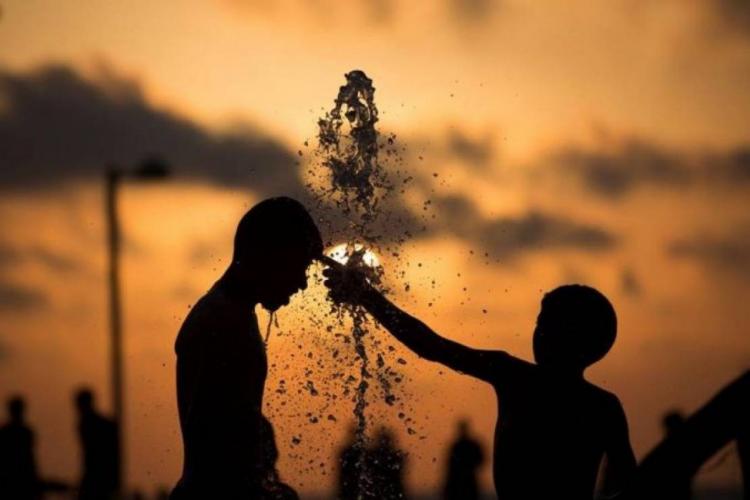 الطقس: أجواء صيفية حارة نهارا ولطيفة ليلا الطقس: أجواء صيفية حارة نهارا ولطيفة ليلا