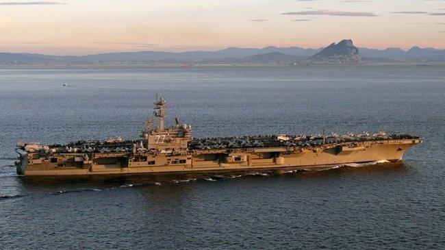 البحرية الأمريكية: القوات الإيرانية تحرشت بسفننا الحربية في مضيق هرمز