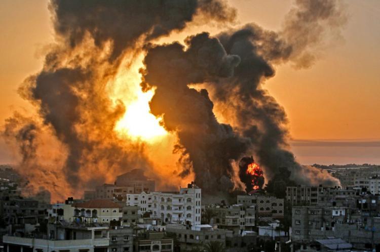 5 شهداء وإصابات جراء استمرار القصف الإسرائيلي على غزة 5 شهداء وإصابات جراء استمرار القصف الإسرائيلي على غزة