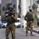 قوات الاحتلال تلصق شارات دعائية لحزب "الليكود" على مركبات فلسطينية شرق رام الله