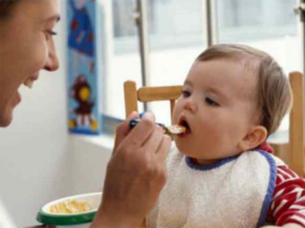 دراسة: اختيار الطفل للغذاء أفضل من فرضه عليه
