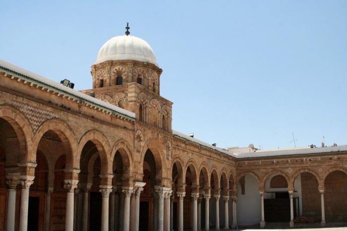 أول جامعة في العالم الاسلامي: افتتاح جامعة الزيتونة بعد عقود من الإغلاق أول جامعة في العالم الاسلامي: افتتاح جامعة الزيتونة بعد عقود من الإغلاق