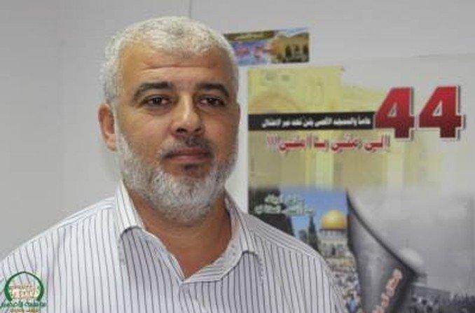 قوات الاحتلال تعتقل الصحافي محمود أبو عطا من داخل الاقصى قوات الاحتلال تعتقل الصحافي محمود أبو عطا من داخل الاقصى