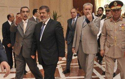 مرسي يجتمع مع كلينتون اليوم وقادة القمة الأفريقية يطلبون اللقاء معه