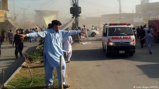 عشرات القتلى والجرحى في تفجير استهدف سوق بباكستان