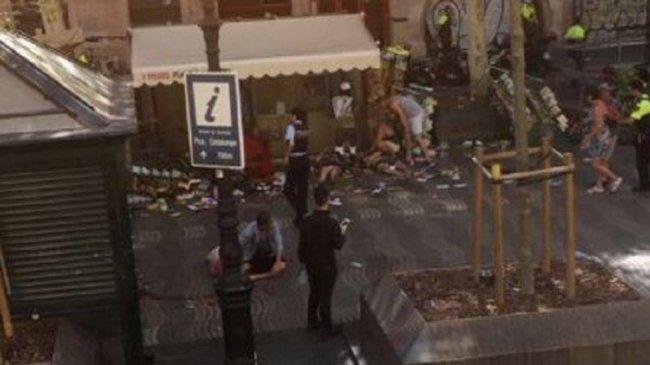 فيديو وصور .. 13 قتيلا في حادث دهس في برشلونة