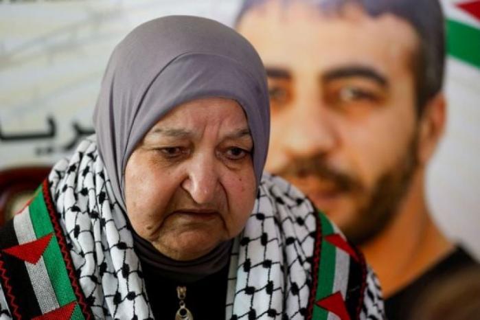 خنساء فلسطين… أم ناصر أبو حميد: أمٌّ تنجبُ الثورة وتُرضعها الصبر خنساء فلسطين… أم ناصر أبو حميد: أمٌّ تنجبُ الثورة وتُرضعها الصبر