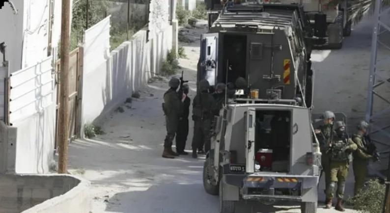 مخيم قلنديا.. بوابة القدس التي تقف في وجه التهجير والتمدد الاستيطاني مخيم قلنديا.. بوابة القدس التي تقف في وجه التهجير والتمدد الاستيطاني