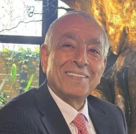 موسى كردي.. أربعة عقود في المحاماة من قاعات المحاكم إلى بناء إرث مهني موسى كردي.. أربعة عقود في المحاماة من قاعات المحاكم إلى بناء إرث مهني